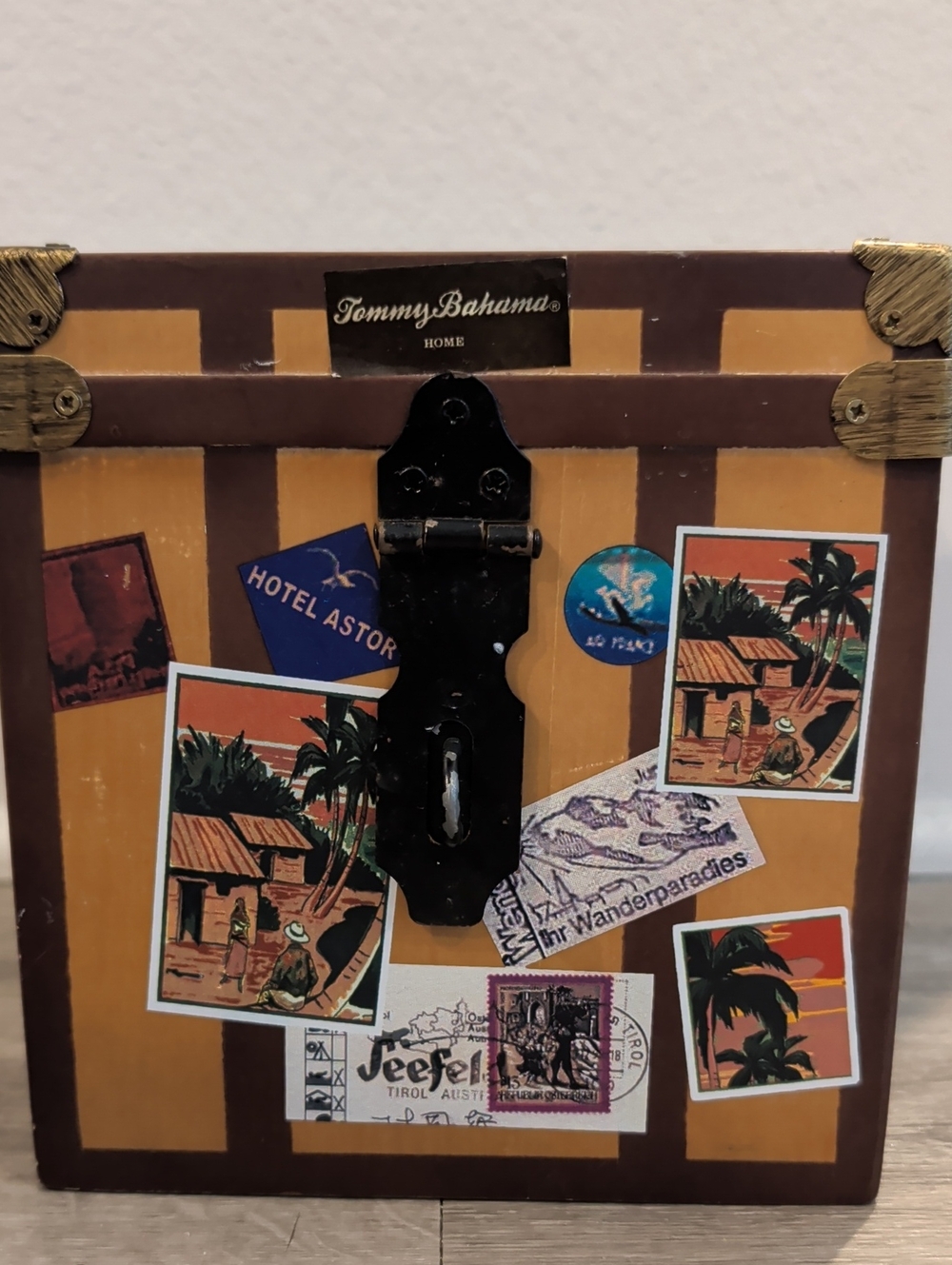 Tommy Bahama Home Decorative Tissue Trunk Holder- Brown & Tan